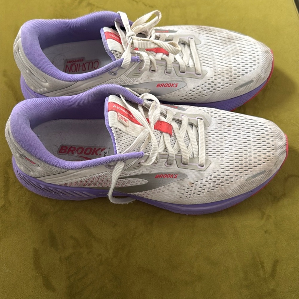 Brooks sneakers